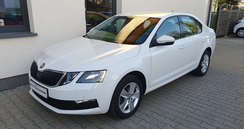 Skoda Octavia cena 40600 przebieg: 168500, rok produkcji 2019 z Biecz małe 277